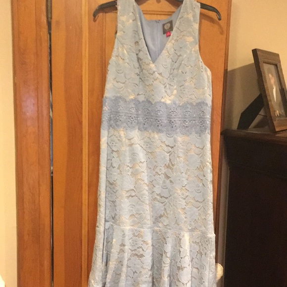 Vince Camuto Dresses & Skirts - Dress with lace detailing cream underlay